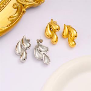 Fashionable and minimalist 18K gold stainless steel three teardrop shaped earrings, niche design, teardrop shaped earrings, INS style earrings